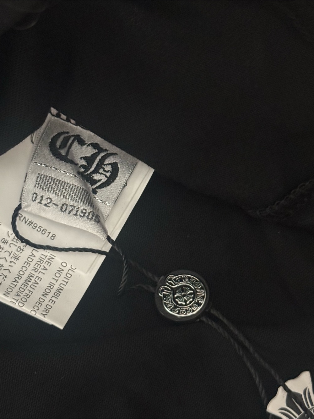 Black Long-Sleeve Graphic - Picture 6 of 12
